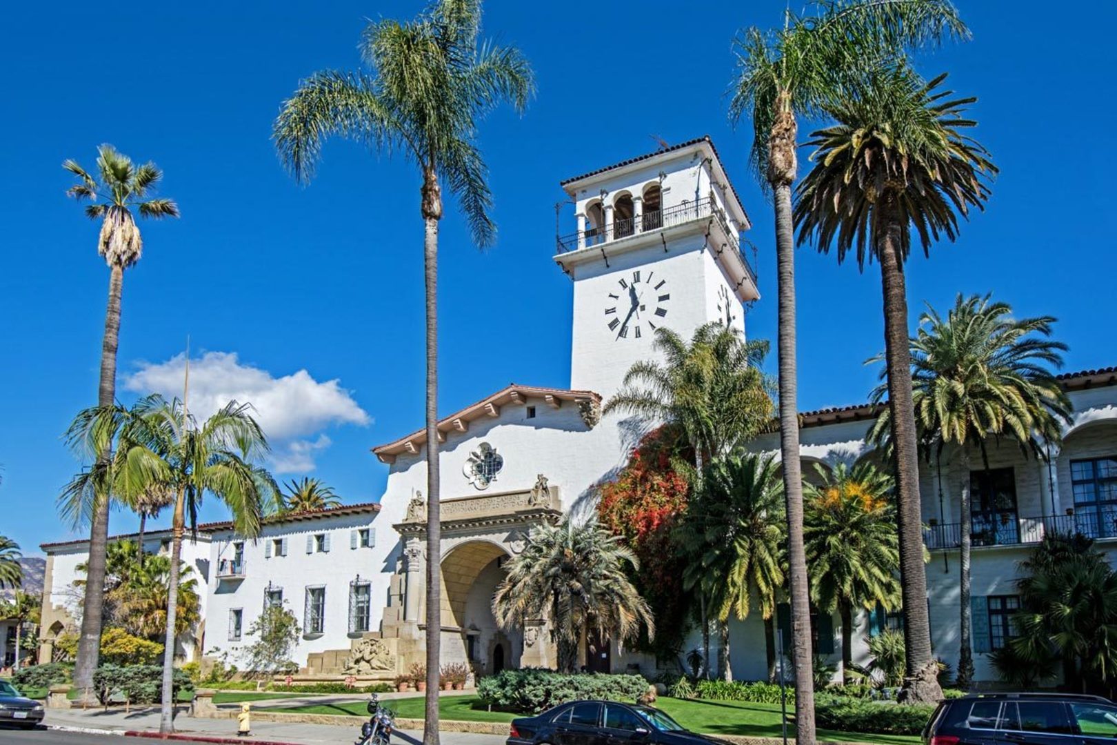 Santa Barbara City Hall - Photo 1