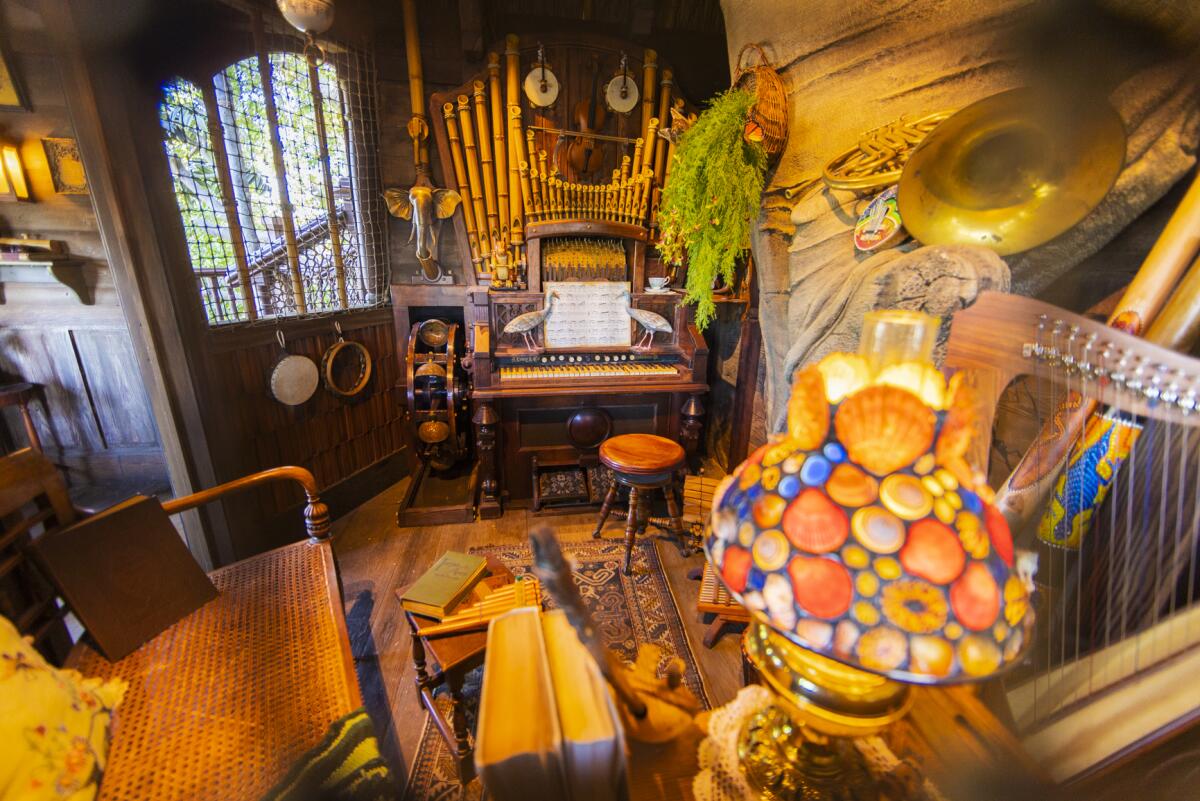 Adventureland Treehouse - Photo 1