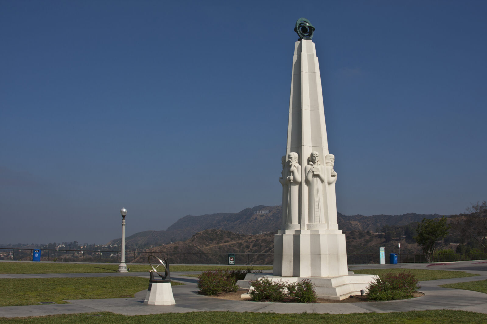 Astronomers' Monument - Photo 1