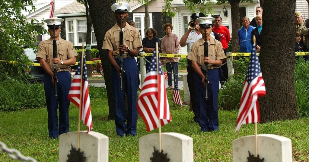 Veterans / Active Troops / Fallen Heroes Memorial Cross - Photo 1