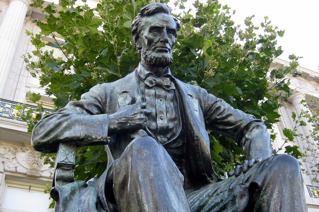 Statue of Abraham Lincoln - Photo 1