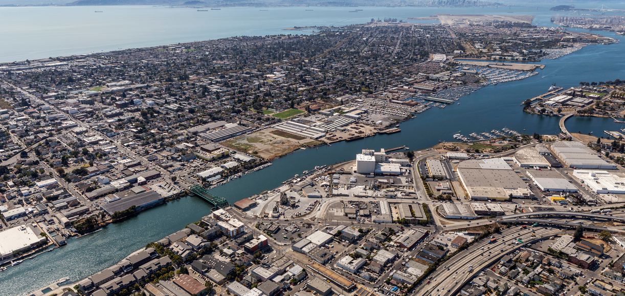 Alameda - Photo 1