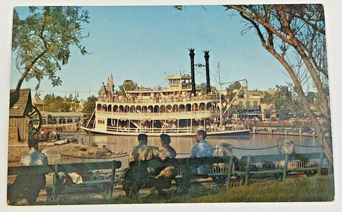 Frontierland Landing - Photo 1