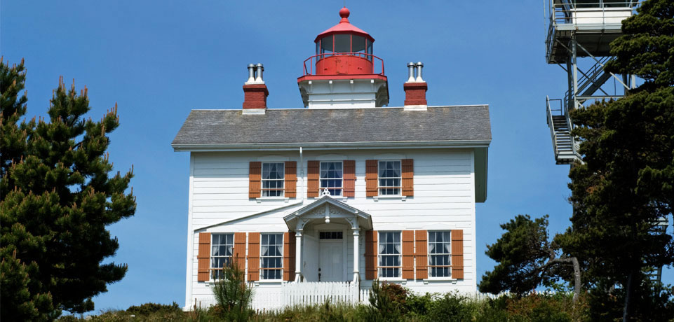 Yaquina Bay Light - Photo 1
