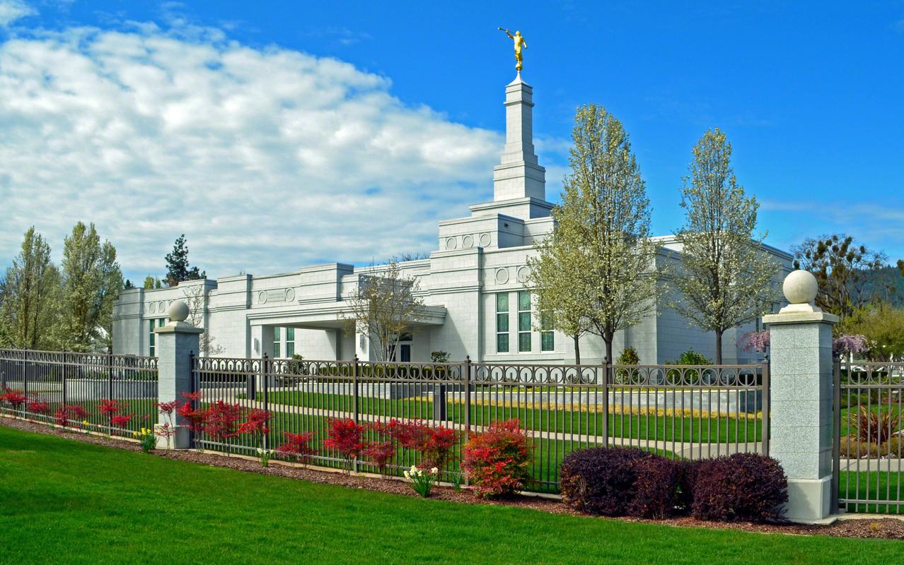 Medford Oregon Temple - Photo 1