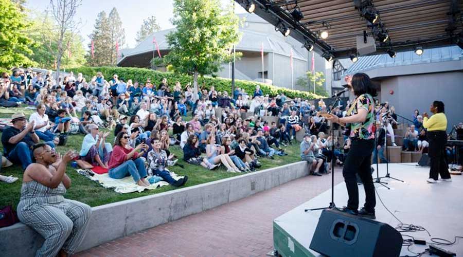 Green Show at Oregon Shakespeare Festival - Photo 1