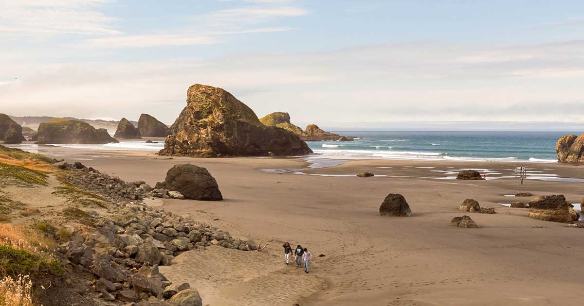 Gold Beach - Photo 1