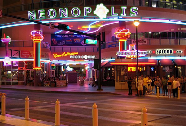Neonopolis - Photo 1
