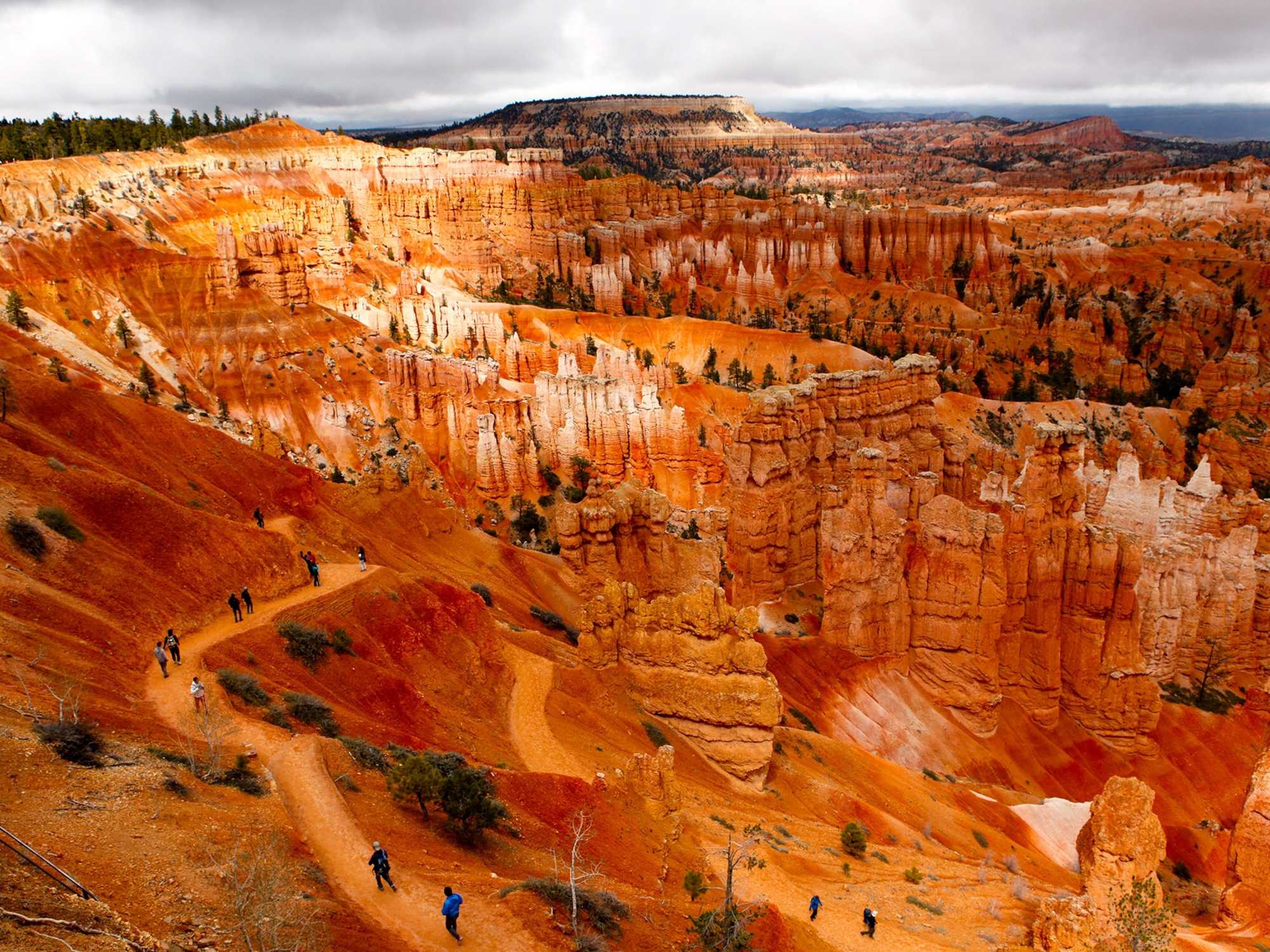 Bryce Canyon City - Photo 1