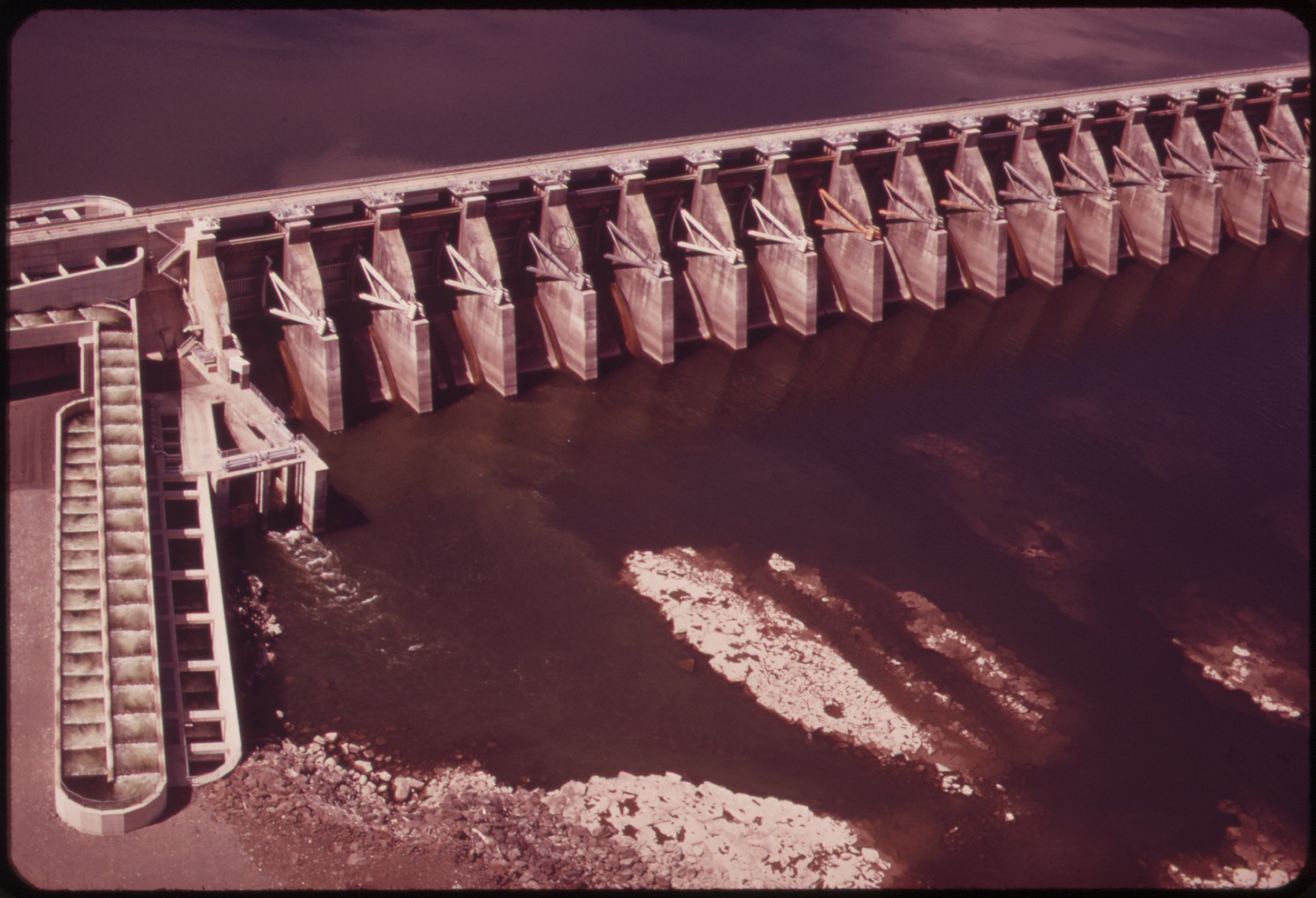Priest Rapids Dam - Photo 1
