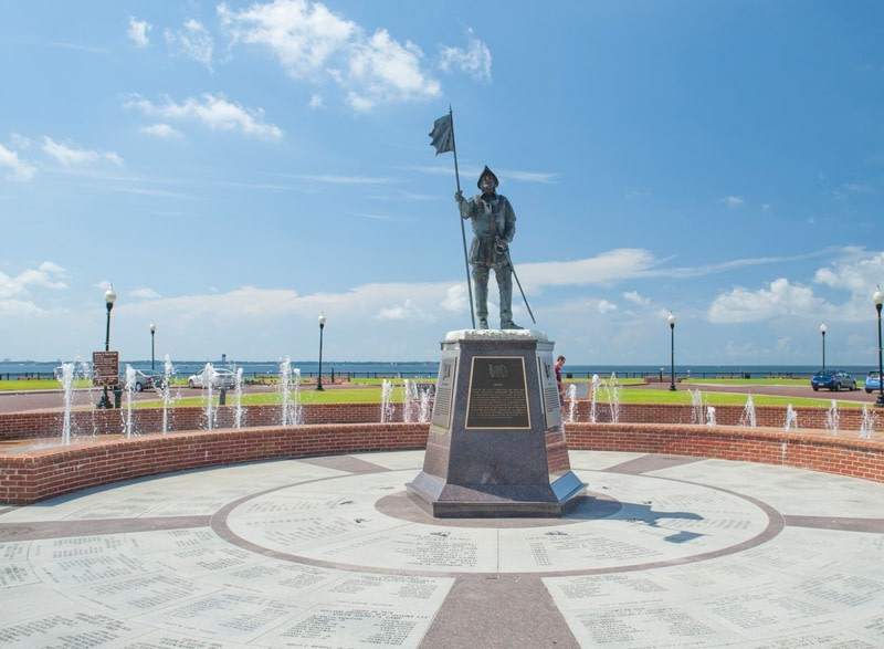 Plaza de Luna - Photo 1