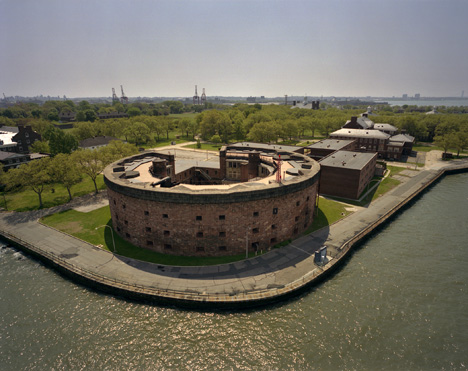 Castle Williams - Photo 1