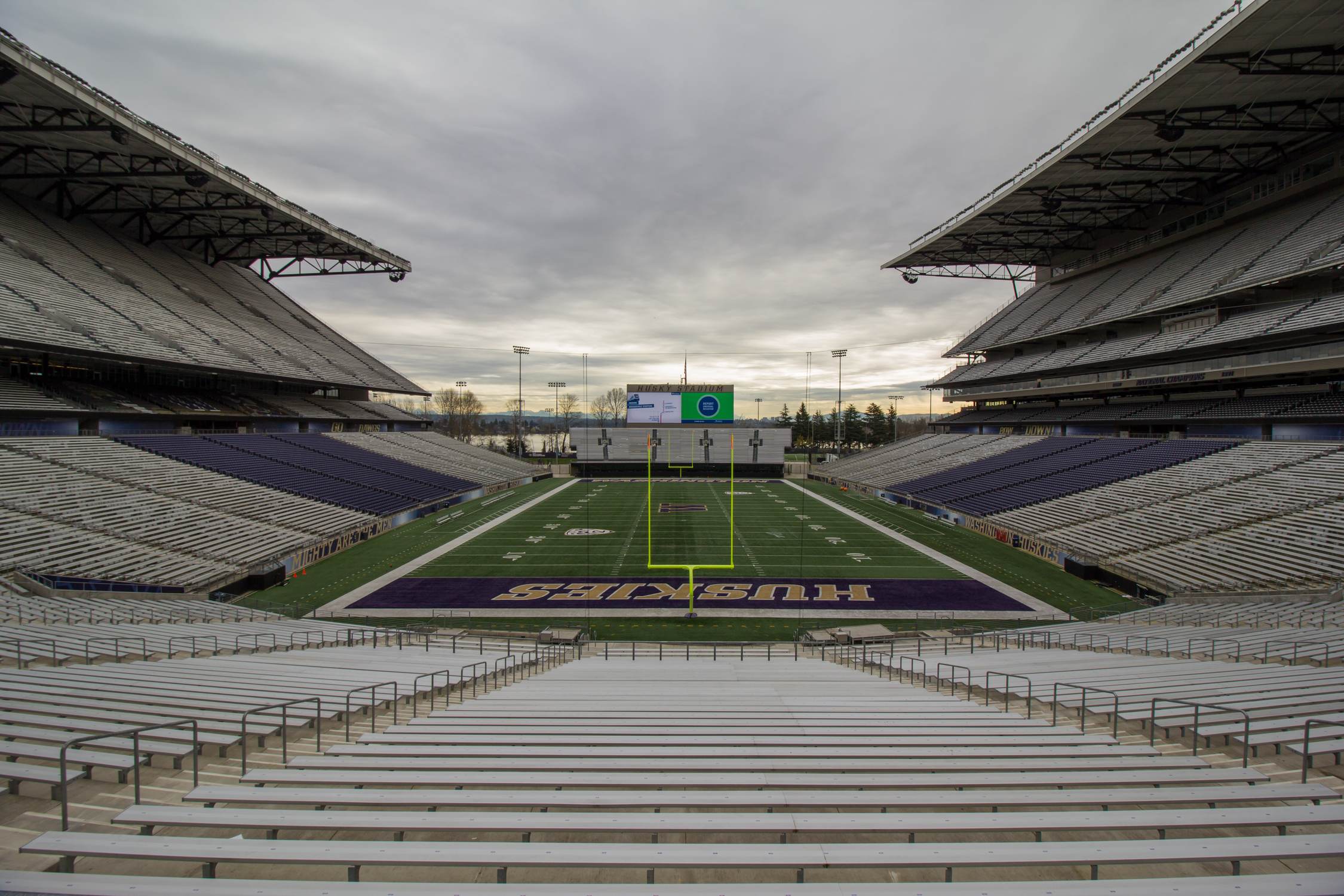 Husky Stadium - Photo 1