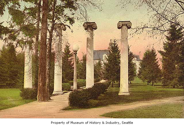 Territorial University Columns - Photo 1
