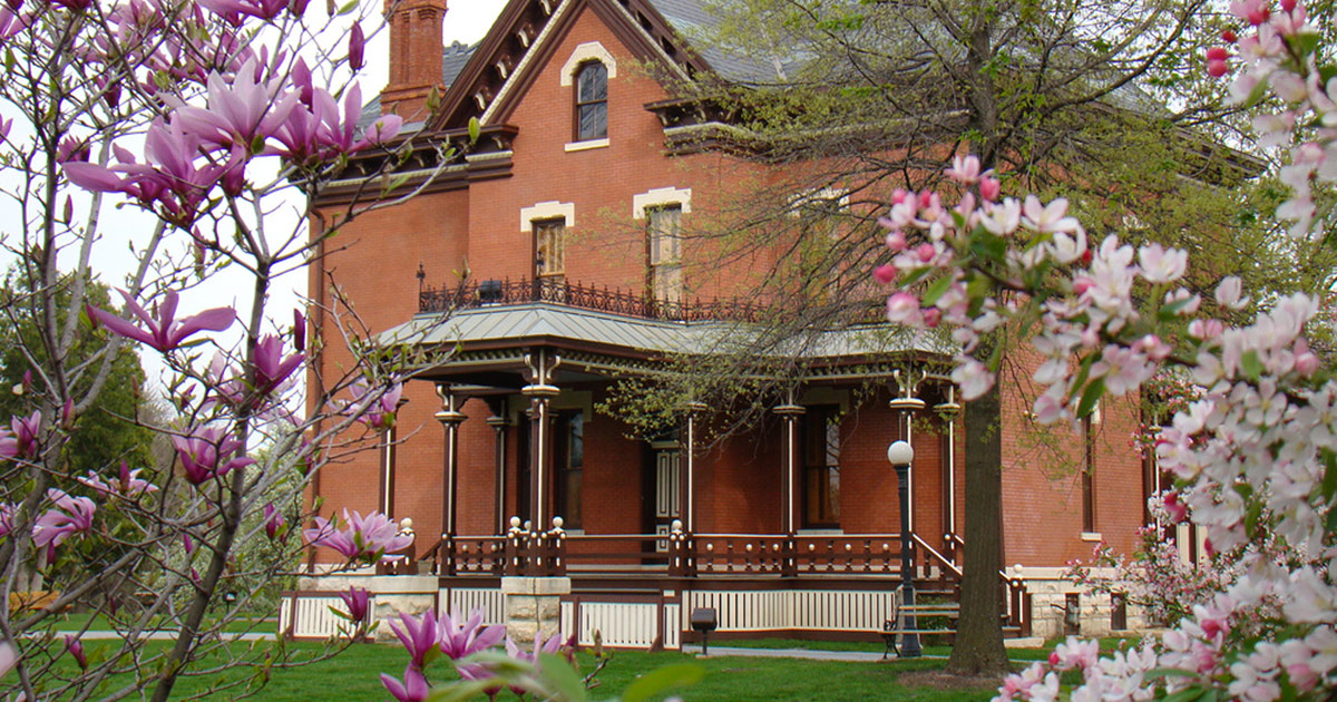 Naper Settlement - Photo 1