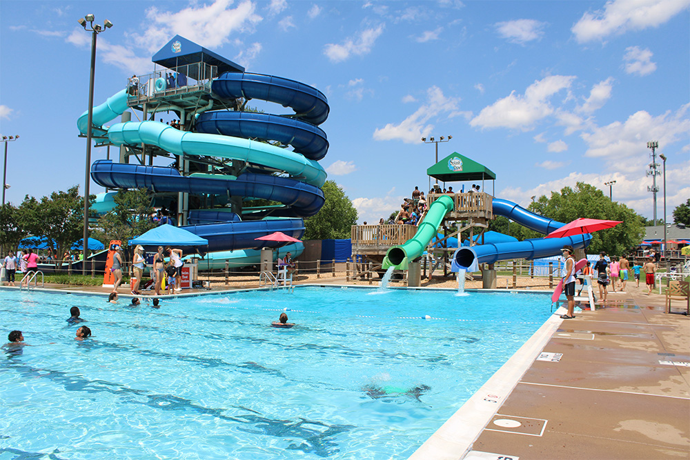 Splashdown Waterpark - Photo 1