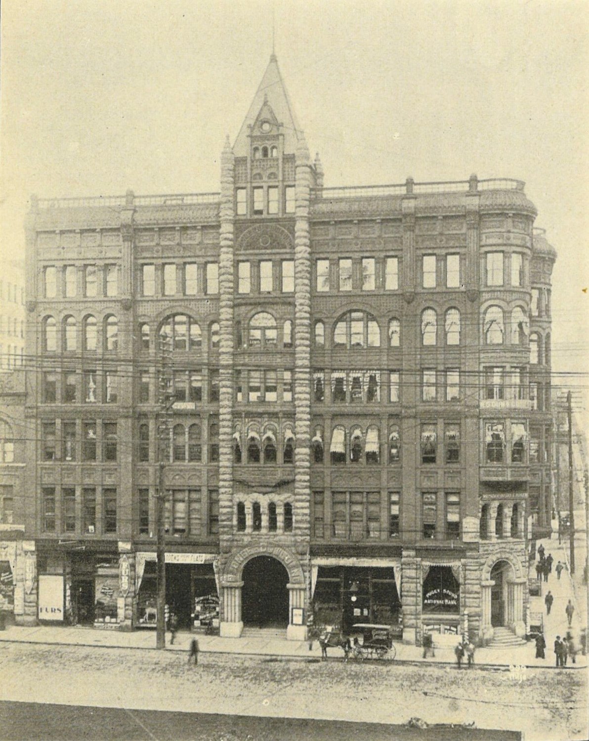 Pioneer Building - Photo 1