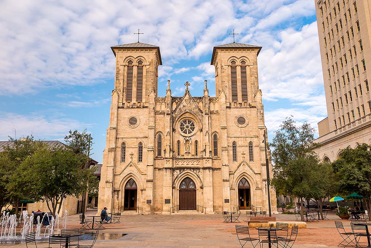 San Fernando Cathedral - Photo 1