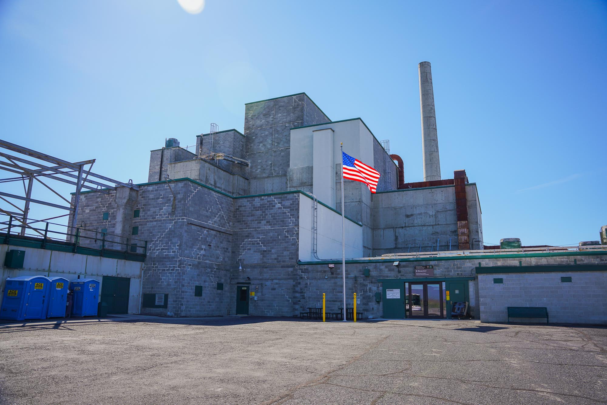 B Reactor Building - Photo 1