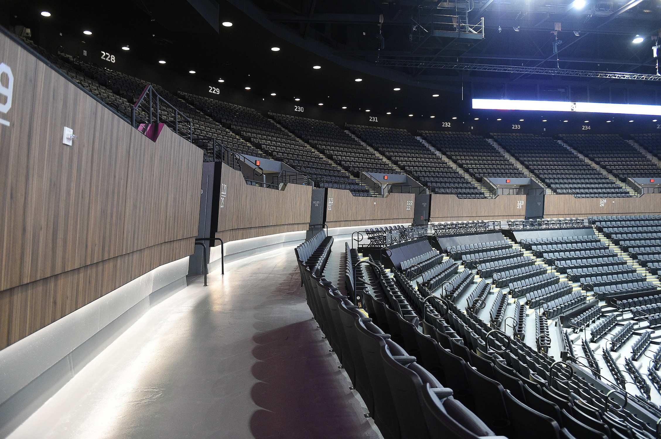 Nassau Veterans Memorial Coliseum - Photo 1
