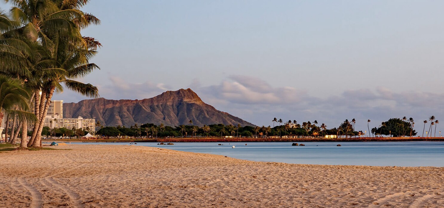Ala Moana Beach - Photo 1