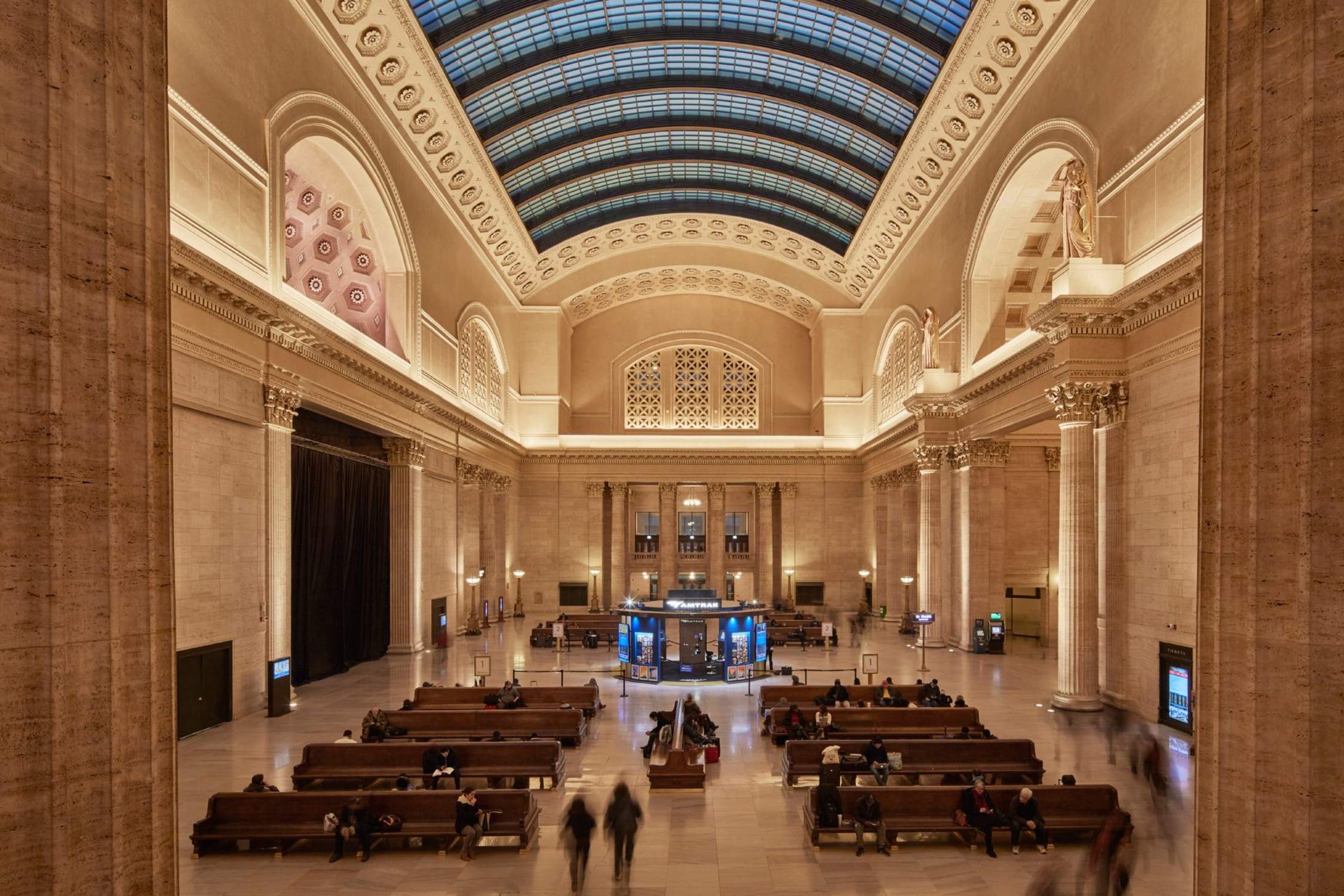 Chicago Union Station - Photo 1