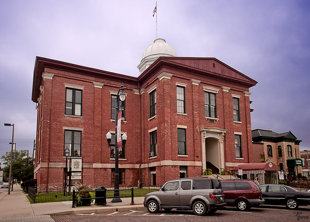 Old McHenry County Courthouse - Photo 1
