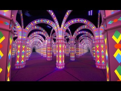 Amazing Mirror Maze - Photo 1