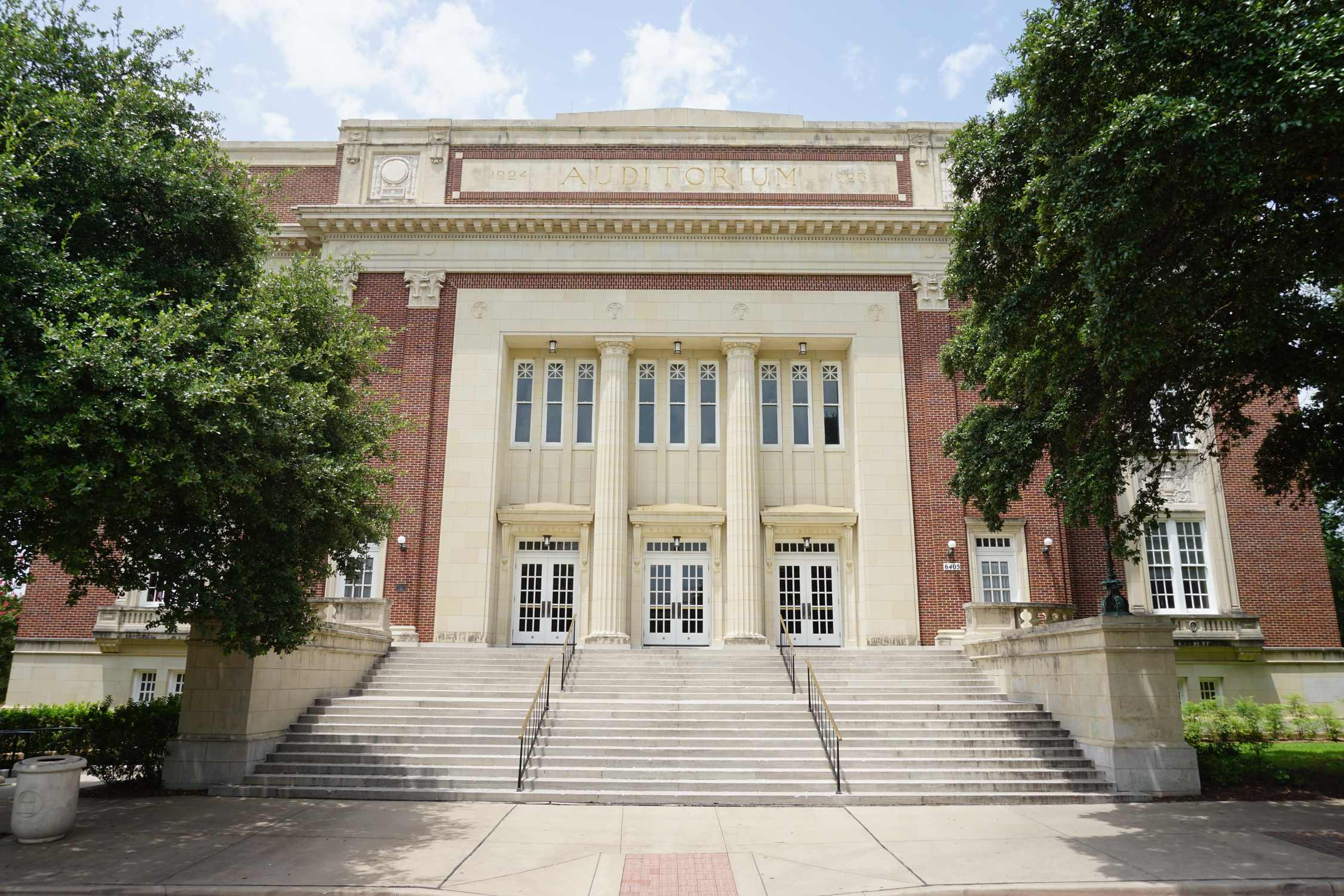 McFarlin Memorial Auditorium - Photo 1