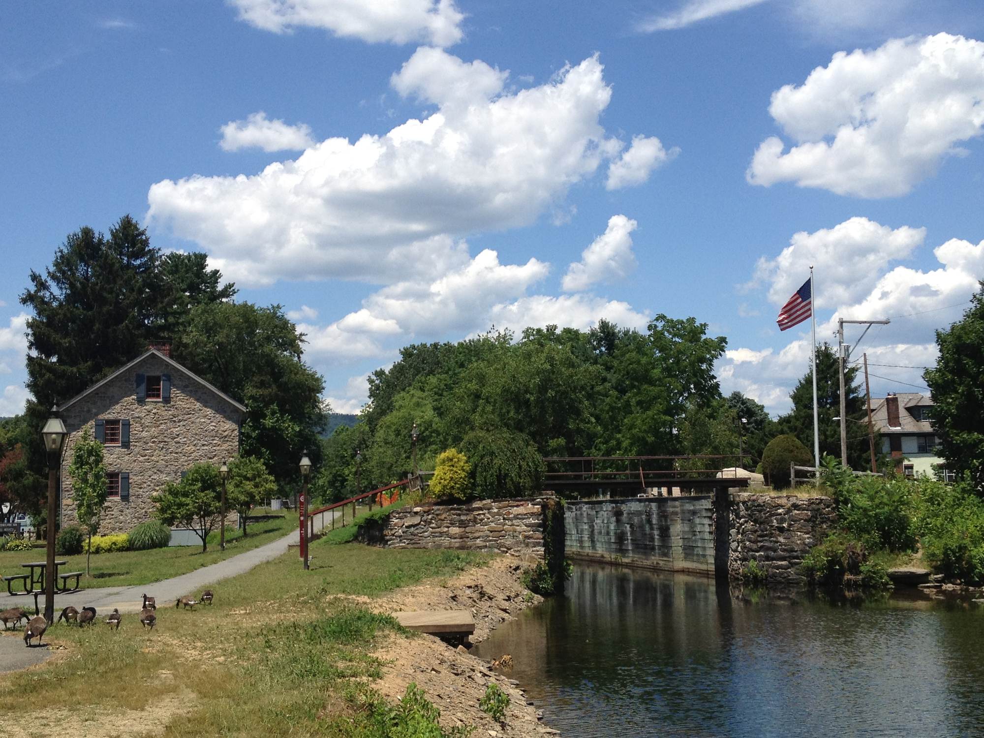 Lockport, canal town - Photo 1