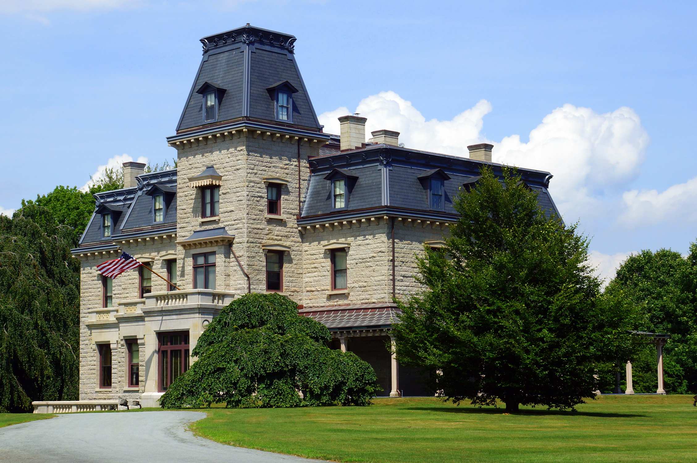 Chateau-sur-Mer Mansion - Photo 1