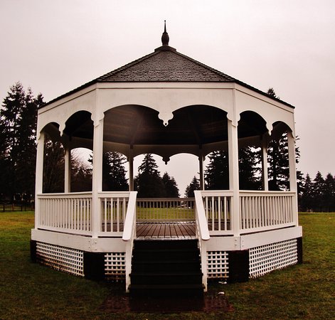 Fort Vancouver Bandstand - Photo 1