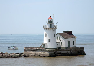 Cleveland Harbor Main Entrance Light - Photo 1