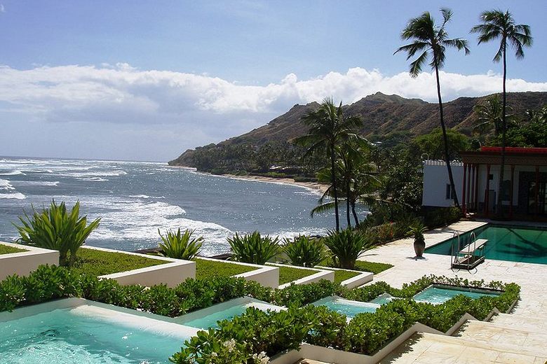 Shangri La - Photo 1