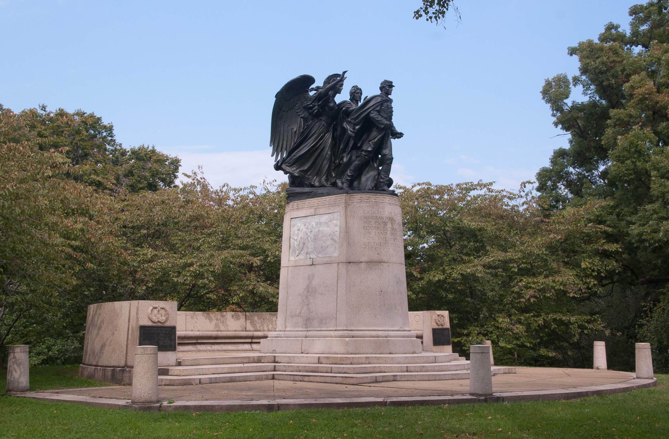 Union Soldiers and Sailors Monument - Photo 1