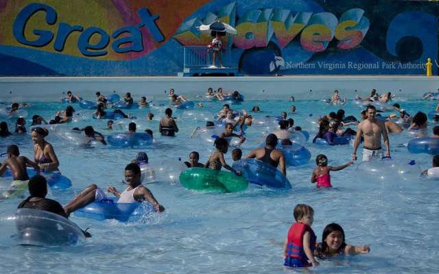 Great Waves Waterpark - Photo 1