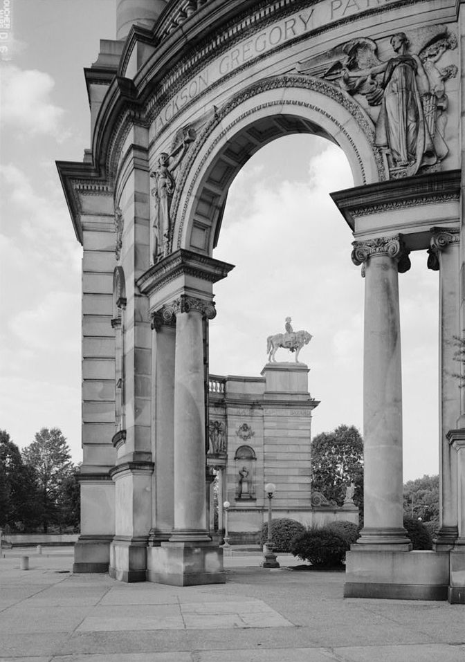 Smith Memorial Arch - Photo 1