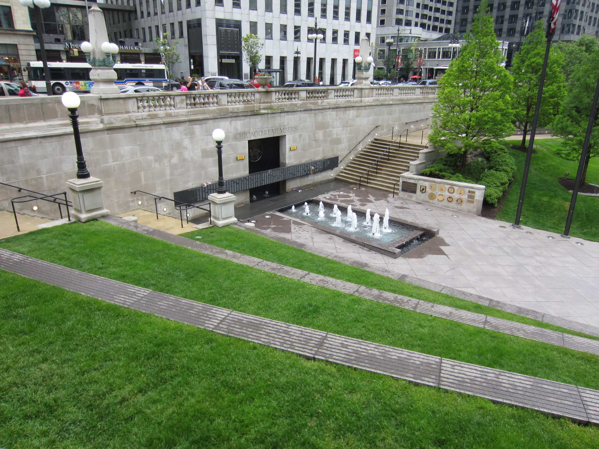 Vietnam Veterans Fountain - Photo 1