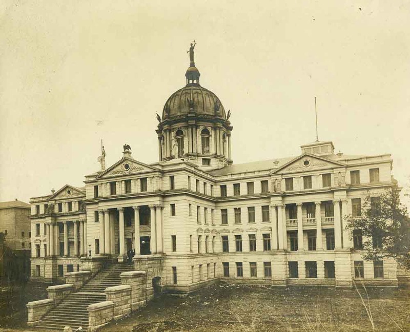 McLennan County Courthouse - Photo 1