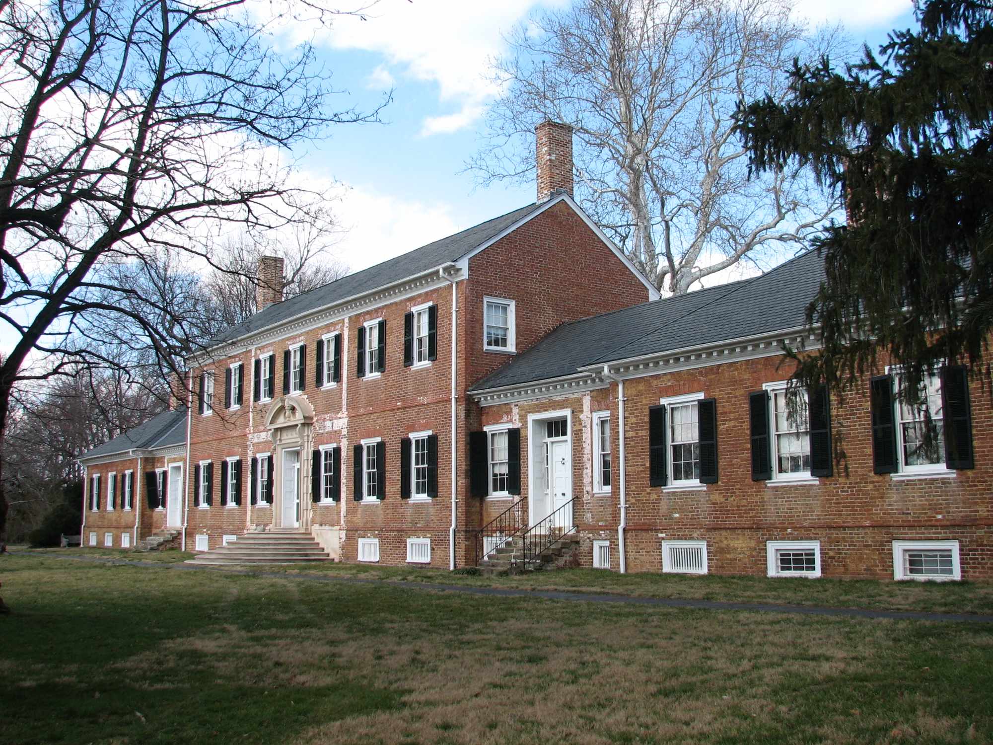 Chatham Manor - Photo 1