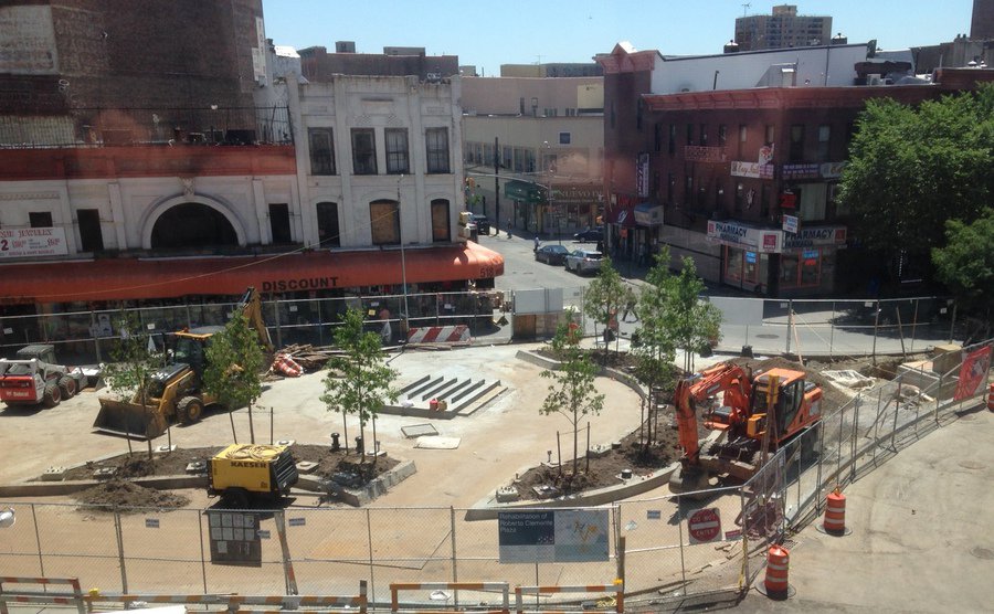 Roberto Clemente Plaza - Photo 1