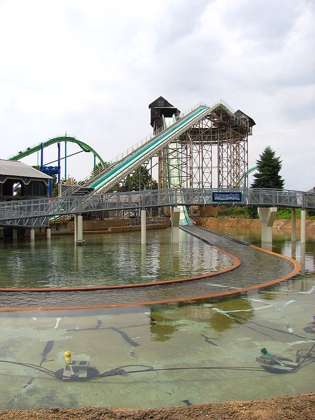 Splash Landing - Photo 1