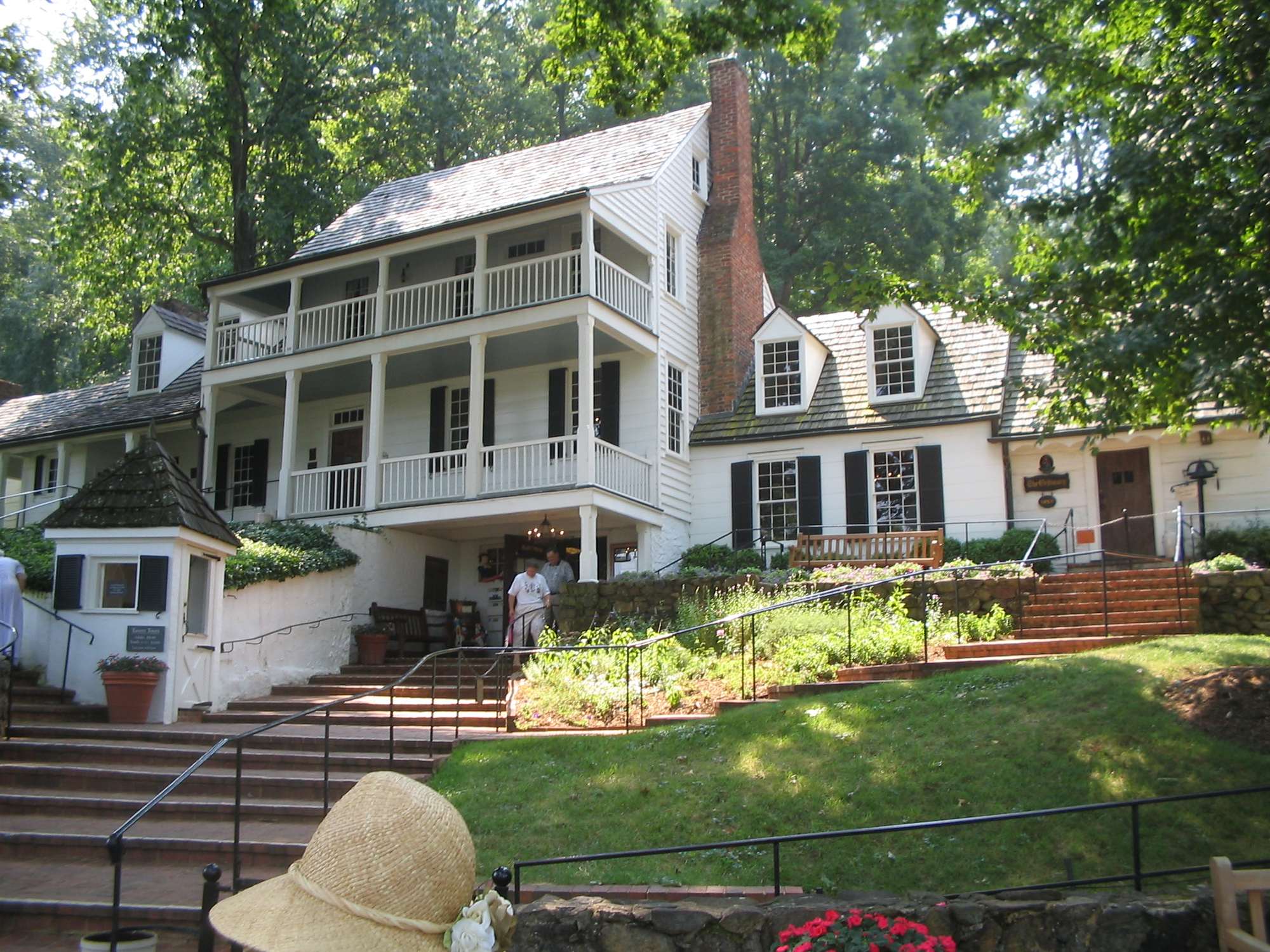 Michie Tavern - Photo 1