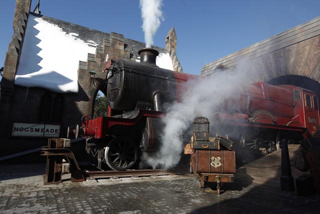 Hogwarts Express Photo Op - Photo 1
