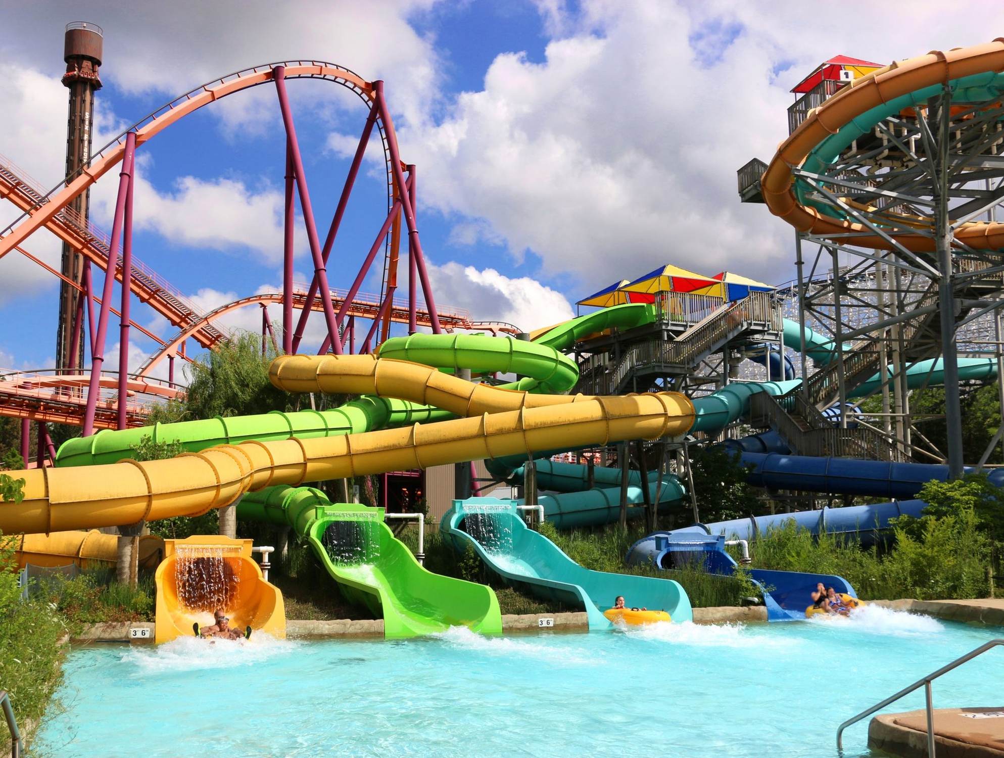 Hurricane Harbor Chicago - Photo 1
