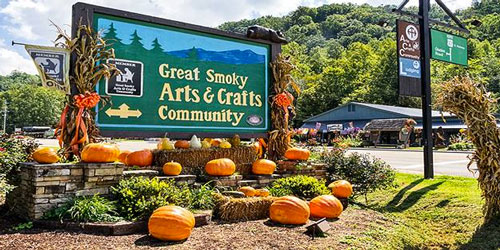 Arts and Crafts Village - Photo 1