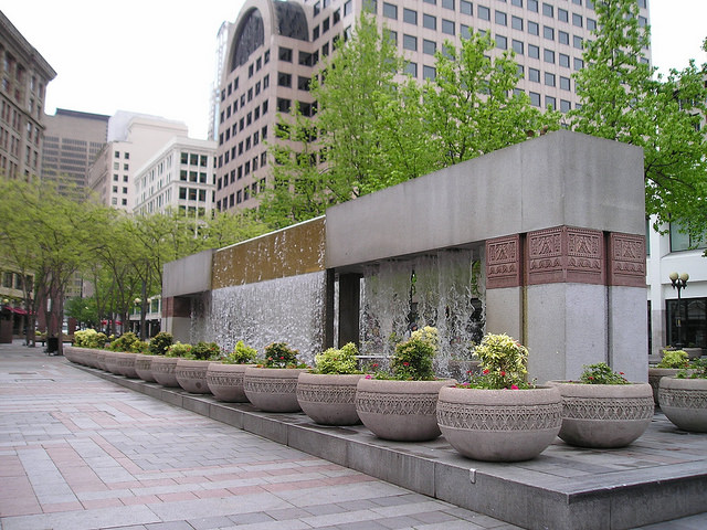 Westlake Park fountain - Photo 1