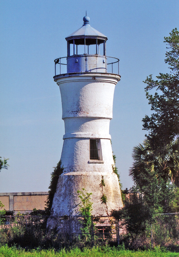 Port Pontchartrain Lighthouse - Photo 1