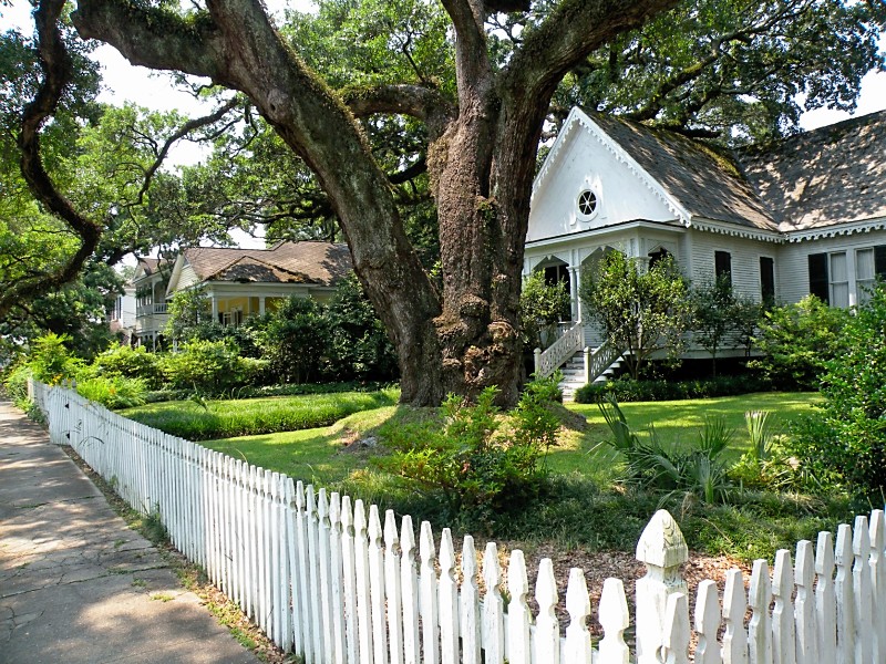 Oakdale Historic District - Photo 1
