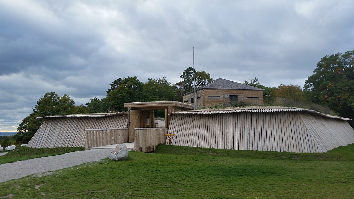 Fort Holmes - Photo 1